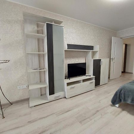 Апартаменти Молоді Lutskdoba Lutsʼk Exterior foto