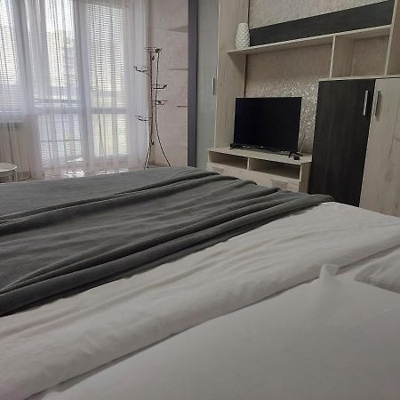 Апартаменти Молоді Lutskdoba Lutsʼk Exterior foto