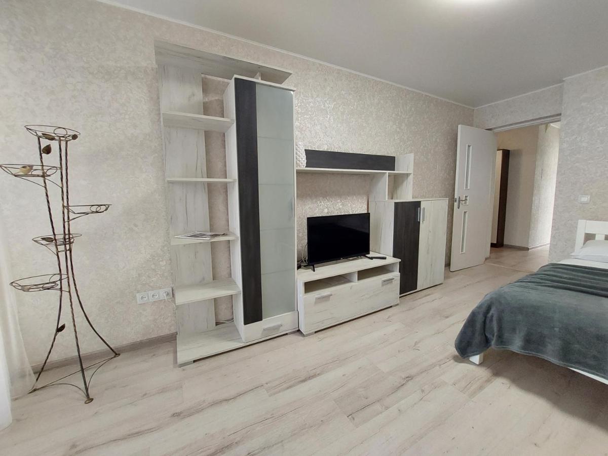 Апартаменти Молоді Lutskdoba Lutsʼk Exterior foto