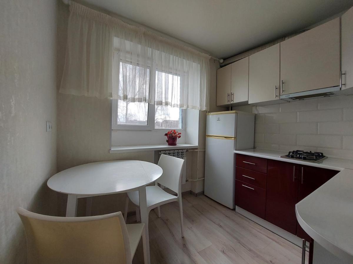 Апартаменти Молоді Lutskdoba Lutsʼk Exterior foto